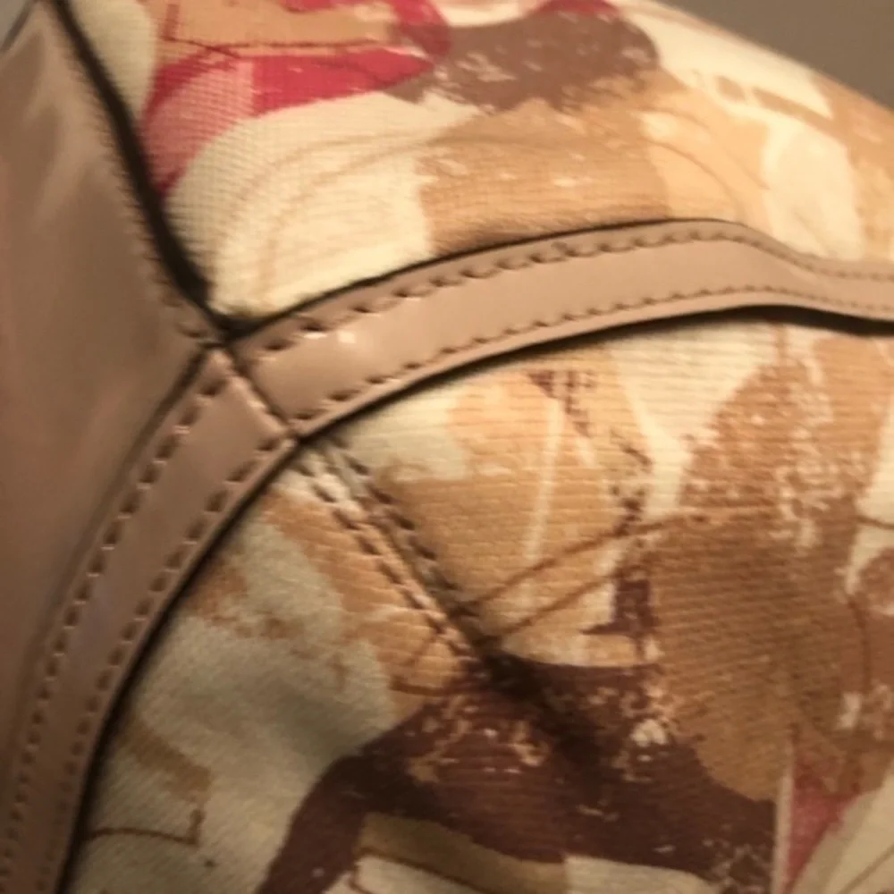 Coach poppy hallie optic c pin white bag